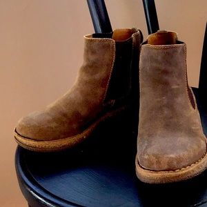 Born Suede leather ankle boots like new size 7 womens